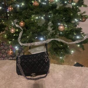 CHANEL Black and Cream Interior Bag